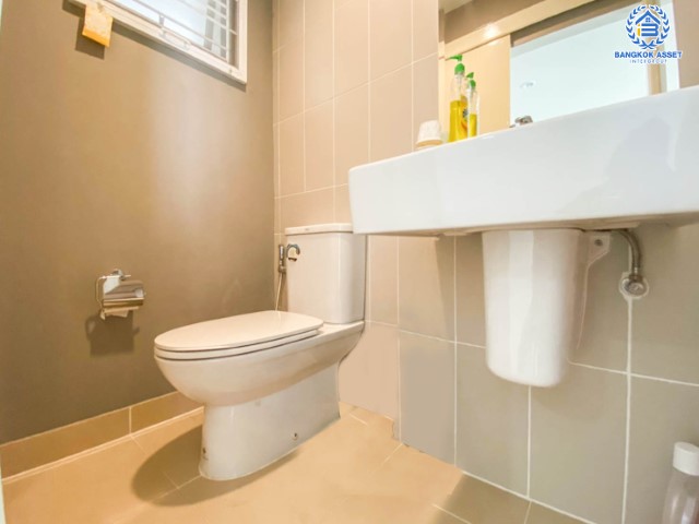 ทาวน์โฮมมือสอง ม.บ้านกลางเมือง ราชพฤกษ์-พระราม5 ทาวน์โฮม3ชั้น บ้านสวยเหมือนไม่เคยเข้าอยู่ บนเนื้อที่ 17 ตร.ว. ฟังก์ชัน 3 ห้องนอน 3 ห้องน้ำ 2  ที่จอดรถ บนทำเลเดินทางสะดวก เชื่อมต่อถนน นครอินทร์, พระราม5, ราชพฤกษ์, รัตนาธิเบศร์ ใกล้รถไฟฟ้าและทางด่วน!